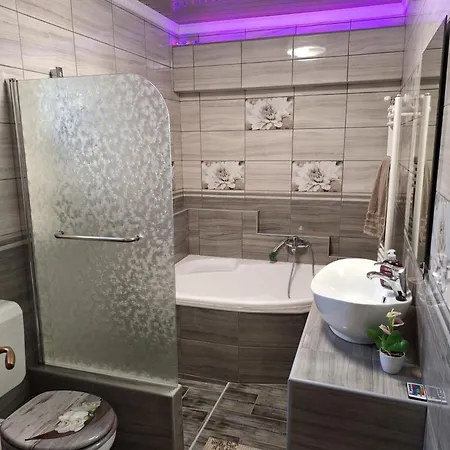 Lilaakac Vendeghaz Apartmán Harkány