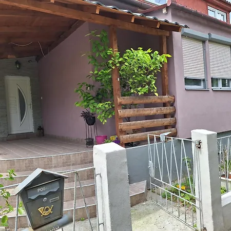 Lilaakac Vendeghaz Apartmán