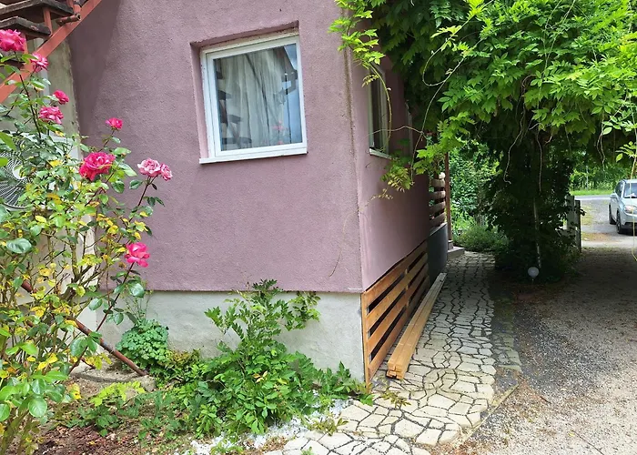 Lilaakac Vendeghaz *