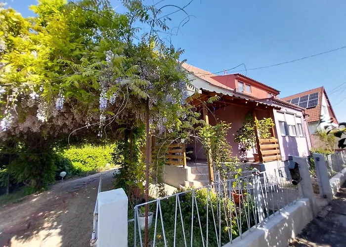 Lilaakac Vendeghaz דירה *